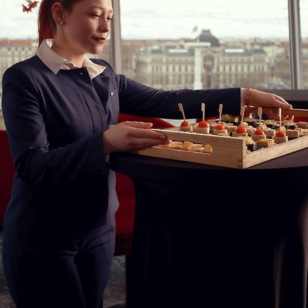 Готель Sofitel Lyon Bellecour Екстер'єр фото