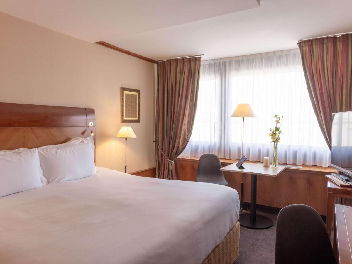 Готель Sofitel Lyon Bellecour Екстер'єр фото A room at the hotel