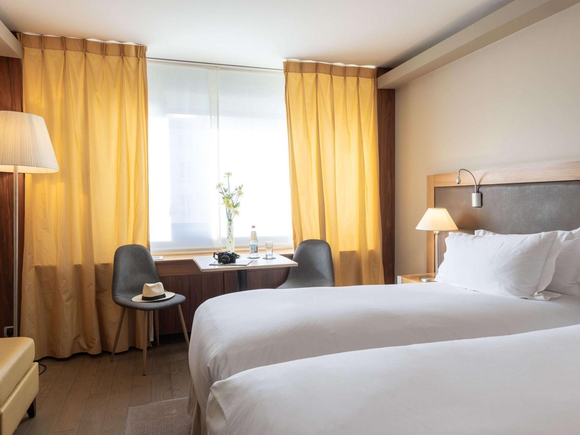 Готель Sofitel Lyon Bellecour Екстер'єр фото A room at the hotel