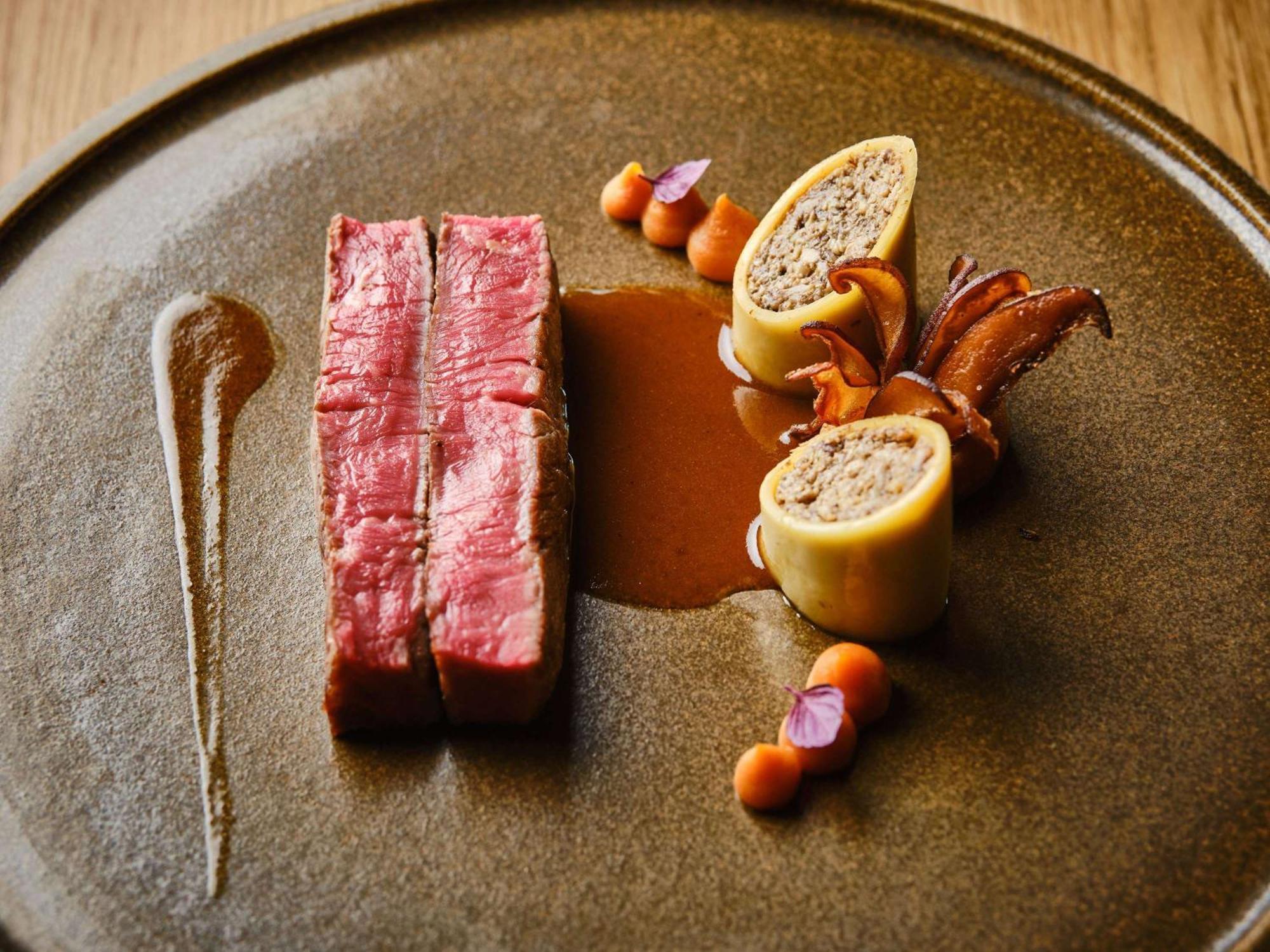 Готель Sofitel Lyon Bellecour Екстер'єр фото A dish at the restaurant