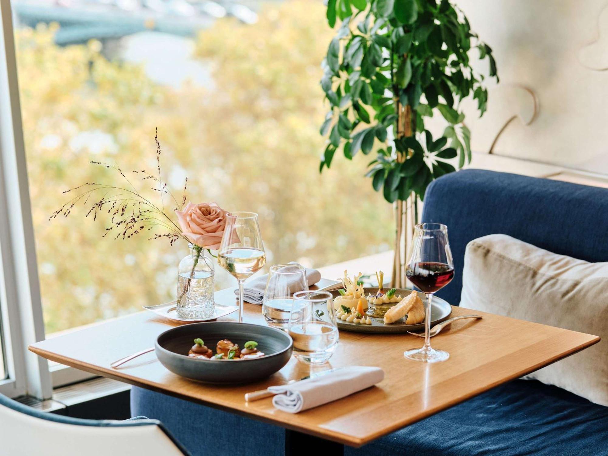Готель Sofitel Lyon Bellecour Екстер'єр фото Restaurant