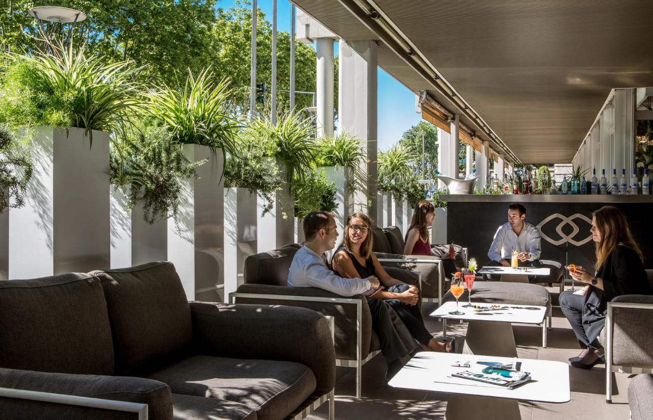 Готель Sofitel Lyon Bellecour Екстер'єр фото The lounge at the airport